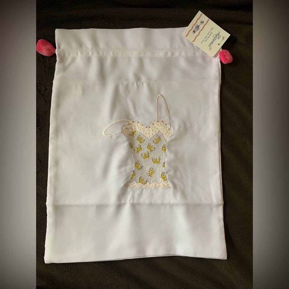 ZAZENDI drawstring, creme color embroidered camisole  lingerie bag  NWT